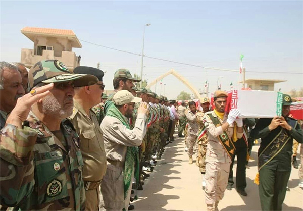 پیکر مطهر ۶۰ شهید دفاع مقدس وارد کشور شد + عکس